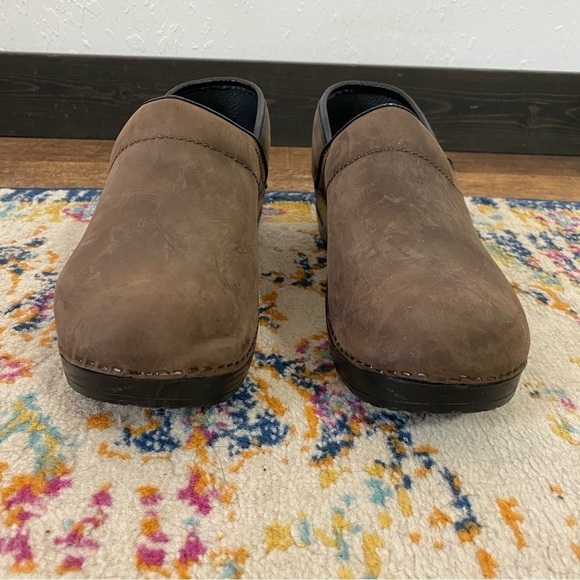 EASTLAND Leather clogs Made in Italy Womens size 9 - Picture 3 of 9